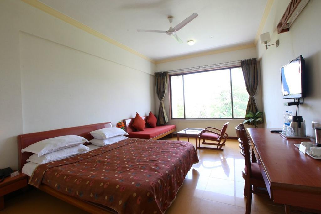 Shilpi Hill Resort Saputara Room photo