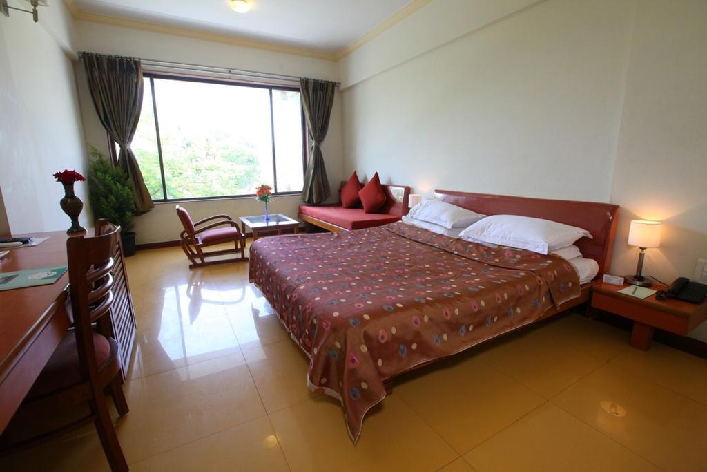 Shilpi Hill Resort Saputara Room photo