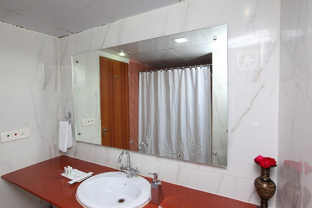 Shilpi Hill Resort Saputara Room photo